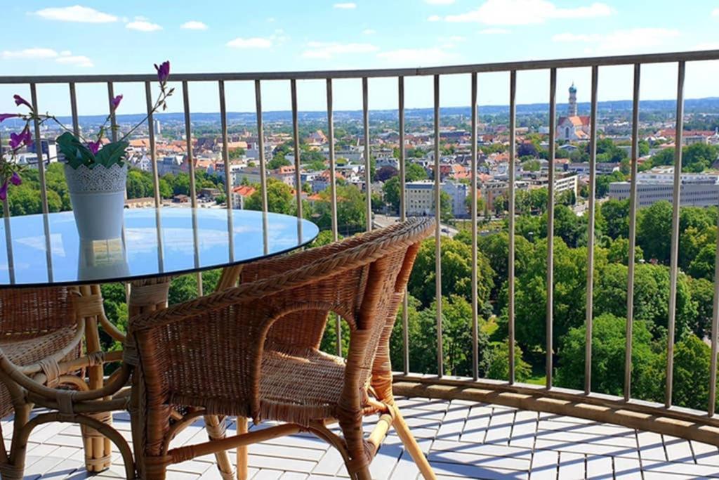 Suite-Xxi City View Hotelturm اوغسبورغ المظهر الخارجي الصورة