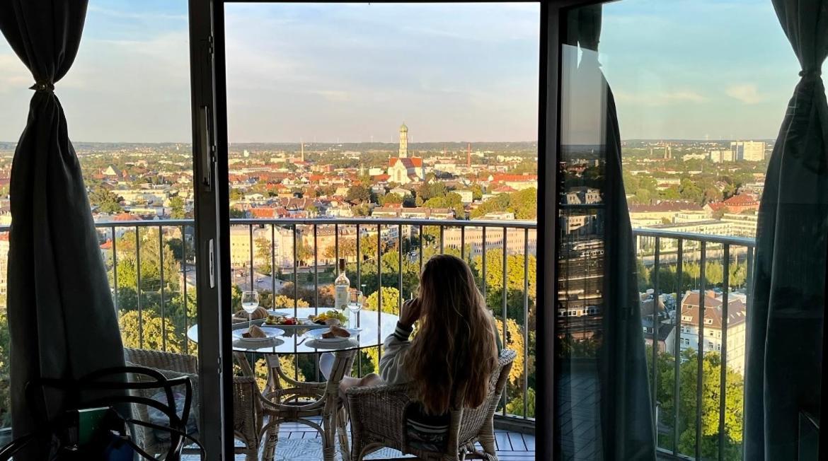Suite-Xxi City View Hotelturm اوغسبورغ المظهر الخارجي الصورة