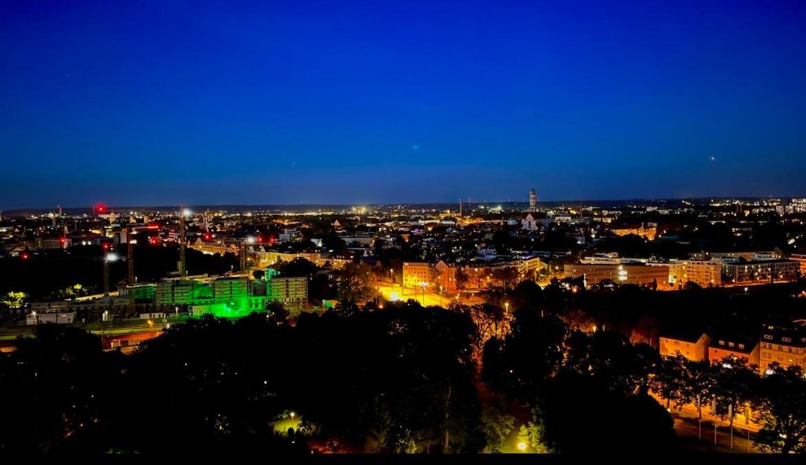 Suite-Xxi City View Hotelturm اوغسبورغ المظهر الخارجي الصورة